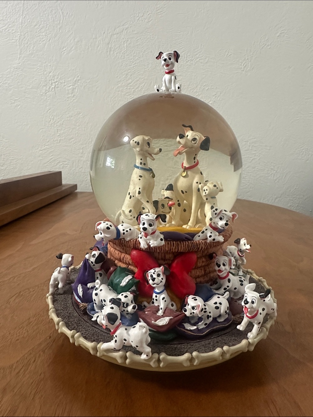 Vintage Disney 101 Dalmatians Decorative Musical & Rotating Snow Globe